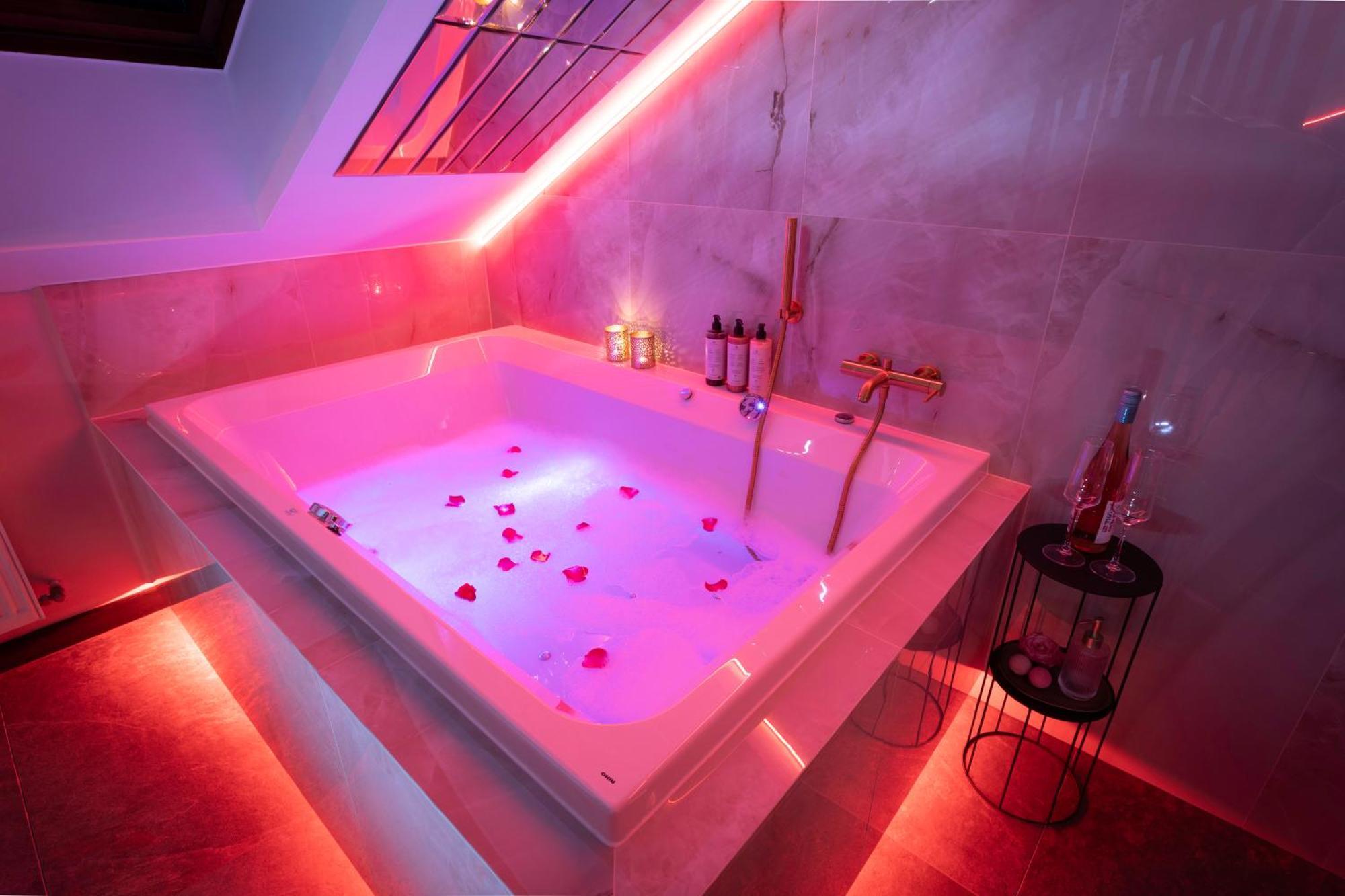 Exclusive Bdsm Apartment Krakow - Adults Only Exteriör bild