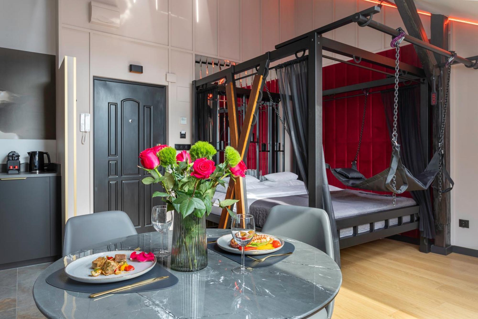 Exclusive Bdsm Apartment Krakow - Adults Only Exteriör bild